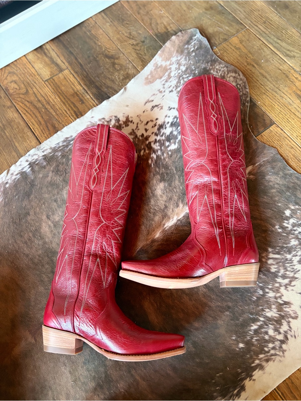 The Loretta ruby goat Tecovas